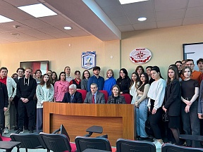ВСТРЕЧА СО СТУДЕНТАМИ ИНСТИТУТА МЕЖДУНАРОДНЫХ ОТНОШЕНИЙ ПГУ ВСТРЕЧА СО СТУДЕНТАМИ ИНСТИТУТА МЕЖДУНАРОДНЫХ ОТНОШЕНИЙ ПГУ